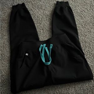 🖤Lightly used XS Figs scrub bottoms.